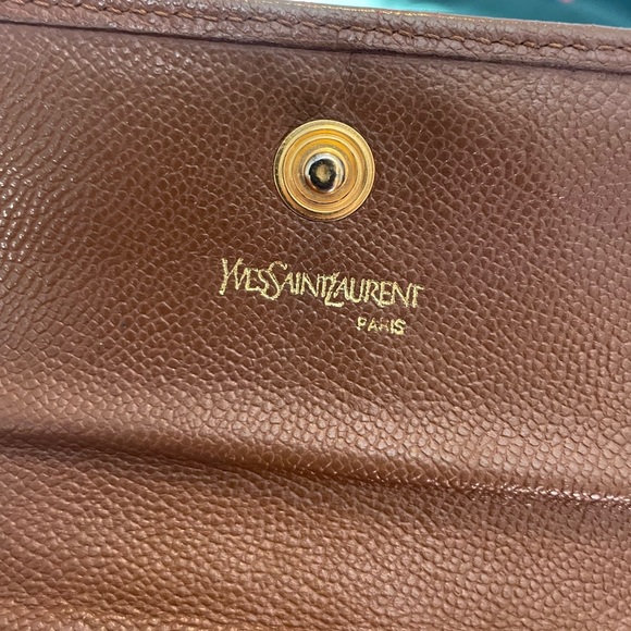 YSL Vintage Brown Leather Trifold Wallet with Internal Kisslock Coin Pocket - Picture 10 of 15